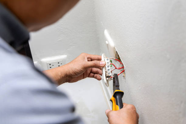 Best Affordable Emergency Electrician  in Pasadena Hills, FL